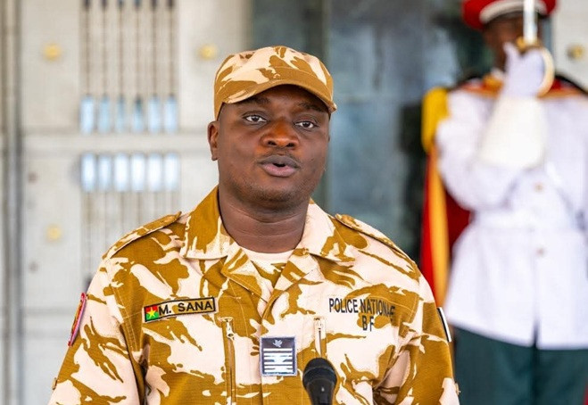 Burkina Faso : Adoption d’une carte d’identité biométrique AES, d’un passeport d’urgence et d’un passeport de pèlerinage
